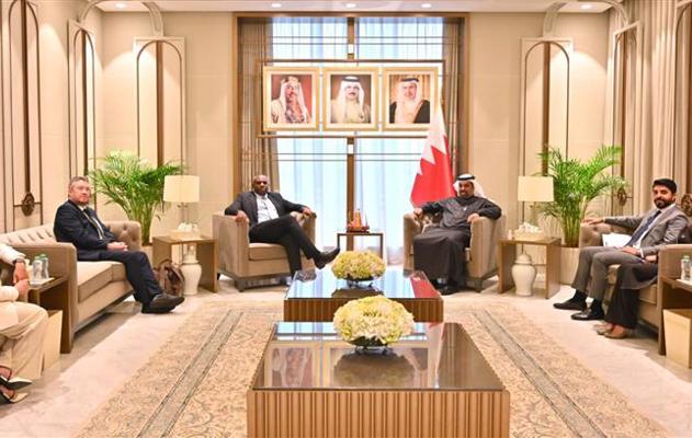 وزير المالية والاقتصاد الوطني يبحث التعاون المشترك بين البحرين وبريطانيا